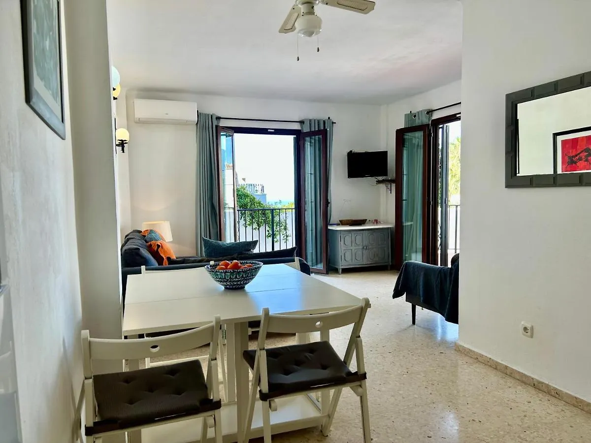 Casa Con Terraza Y Hermoso Jardin Comunal Villa Nerja Spain