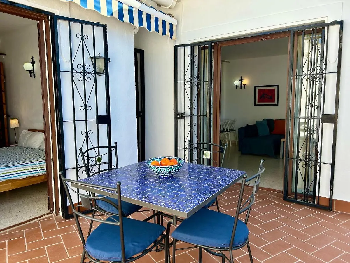 Casa con terraza y hermoso jardín comunal Nerja Сasa de vacaciones