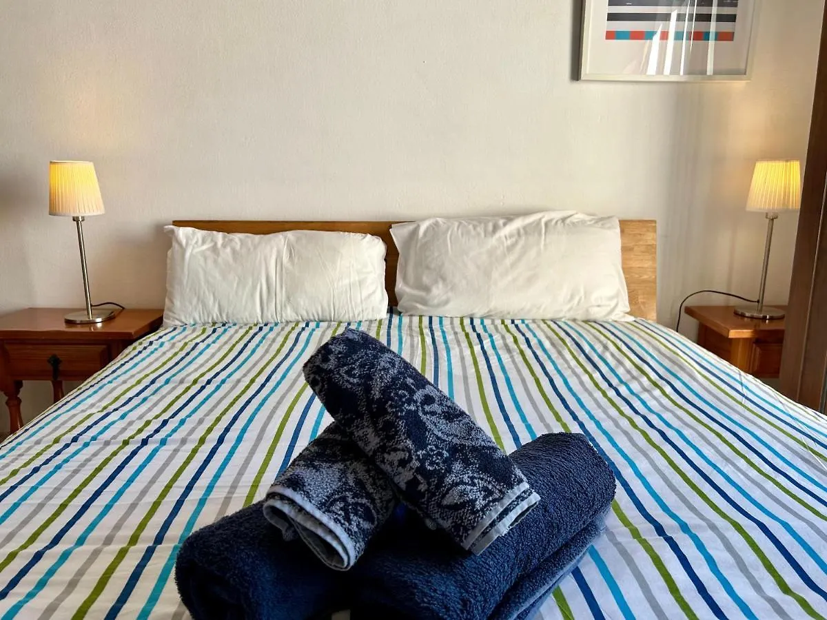 Casa con terraza y hermoso jardín comunal Nerja