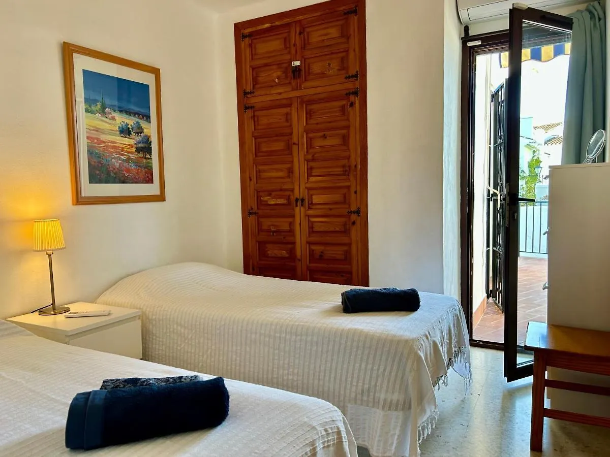 Casa con terraza y hermoso jardín comunal Nerja 0*,